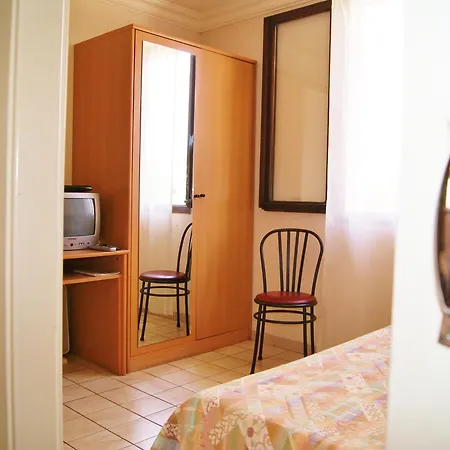Hotel De La Baronne 3*